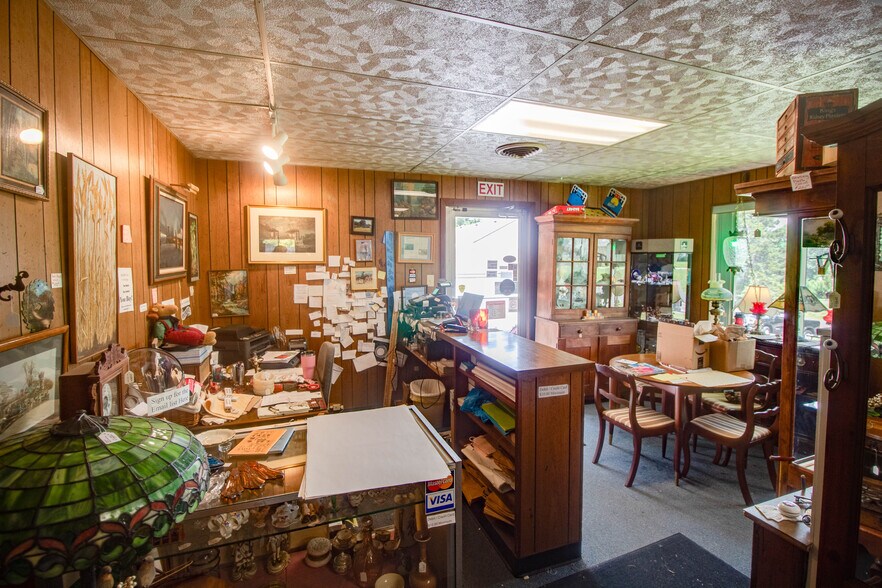 More Photos Of 1007 W Delmar Ave, Godfrey General Retail For Sale