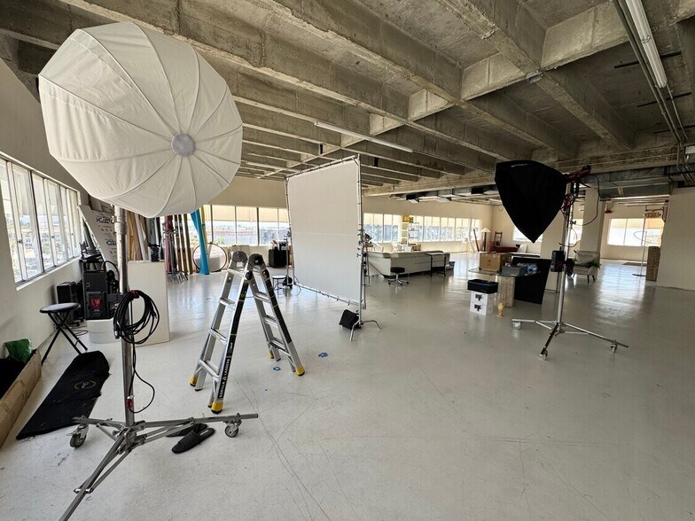 More Photos Of 515 N Sycamore St, Santa Ana Office For Lease