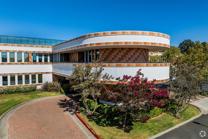 More Photos Of 220 Campus Ln, Fairfield Medical For Lease