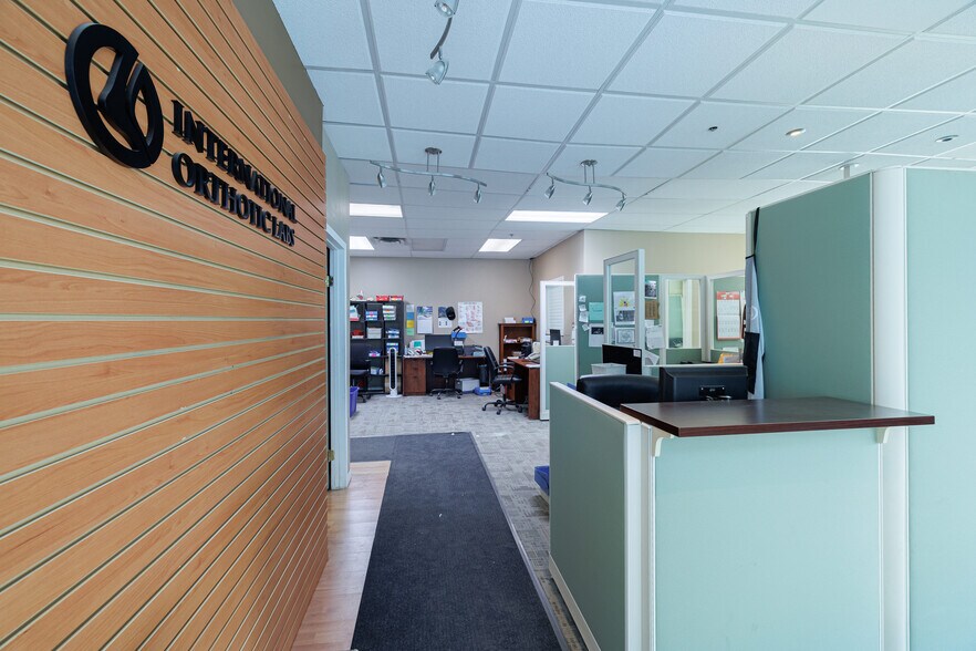 More Photos Of 6701-6777 Fairmount Dr SE, Calgary Warehouse For Lease