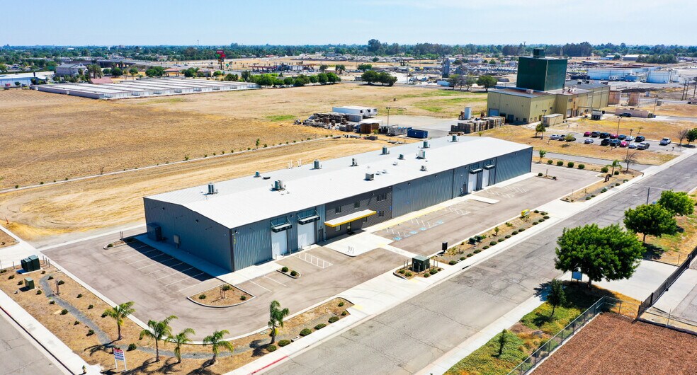 Primary Photo Of 1450 Enterprise Dr, Lemoore Warehouse For Sale