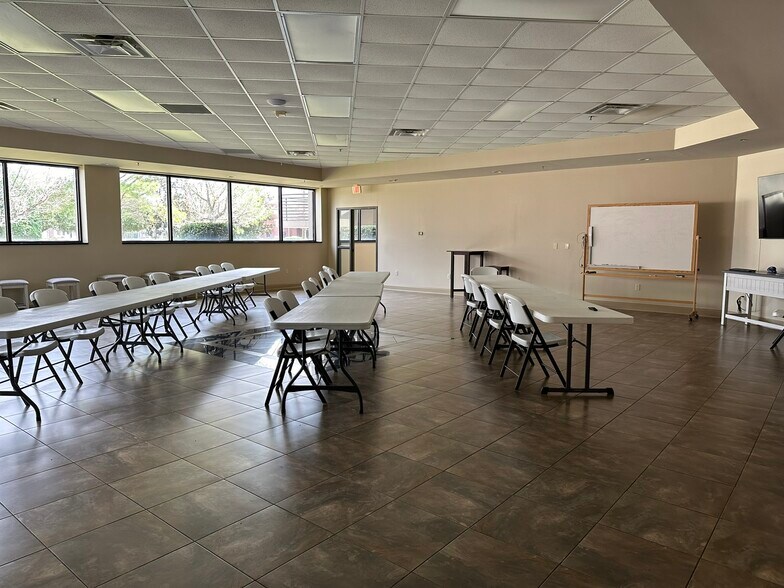 More Photos Of 4750 Sherwood Common Blvd, Baton Rouge Office For Lease