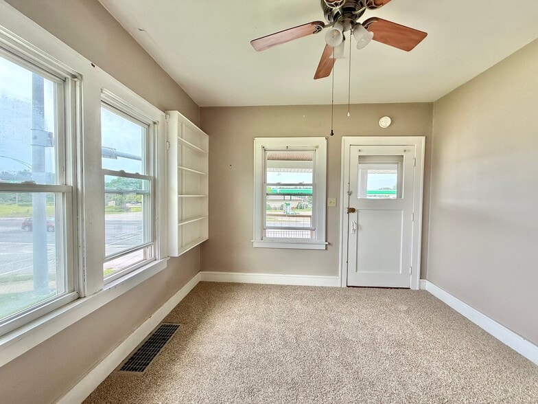 More Photos Of 4529 11th St, Rock Island Office For Sale