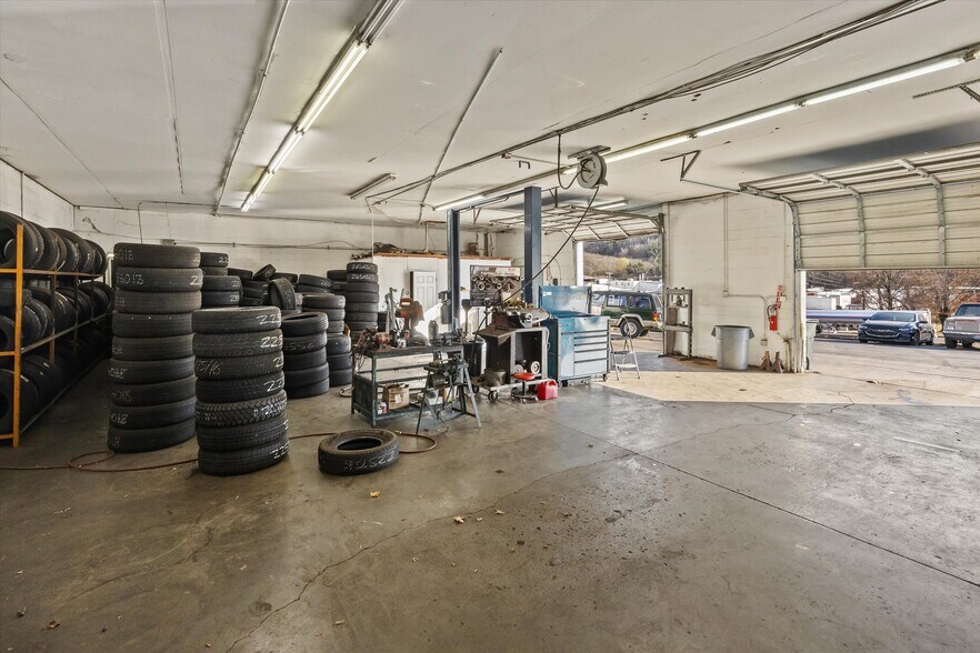 More Photos Of 2845 Western Ave, Knoxville Auto Repair For Sale