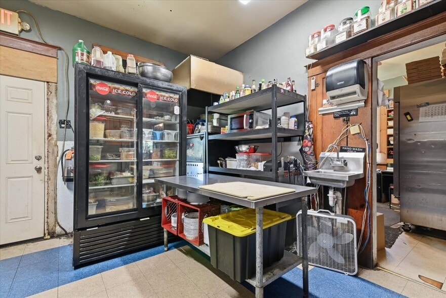 More Photos Of 10 E Lehigh St, Summit Hill Restaurant For Sale