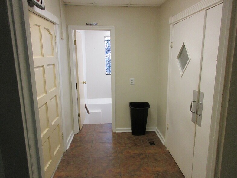 More Photos Of 2639 Morris St, Atlanta Religious Facility For Sale