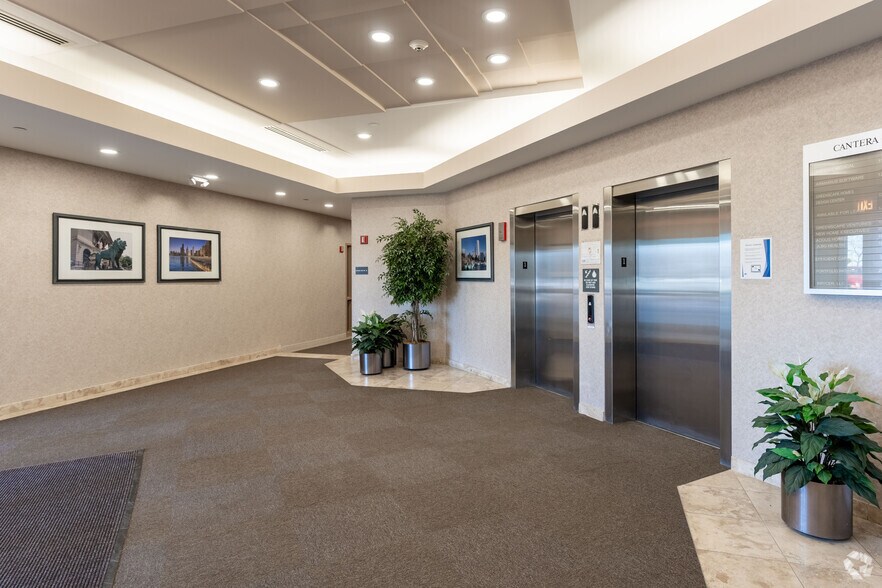 More Photos Of 4355 Weaver Pky, Warrenville Office For Lease