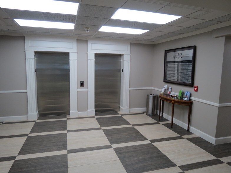 More Photos Of 510 Vonderburg Dr, Brandon Medical For Lease