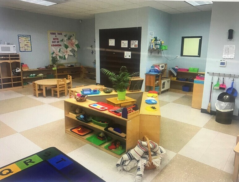 More Photos Of 25200 Richards Rd, Spring Schools For Sale