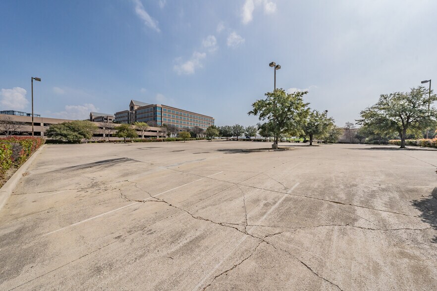 More Photos Of 1001 MacArthur Park, Irving Land For Sale