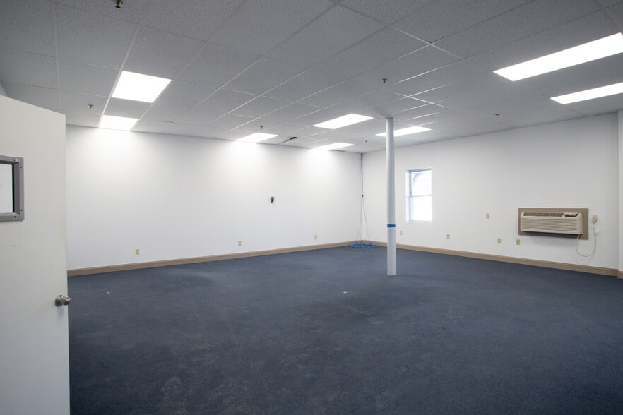 More Photos Of 63 Water St, Fall River Warehouse For Lease