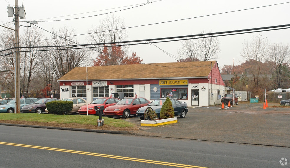 Primary Photo Of 1126 Queen St, Southington Auto Repair For Lease
