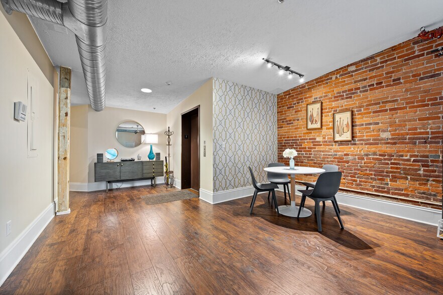 More Photos Of 144 W Liberty St, Wooster Office For Sale