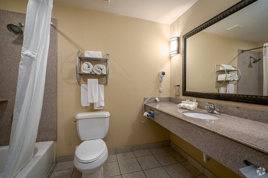 More Photos Of 31380 FM 2920 Rd, Waller Hotel For Sale