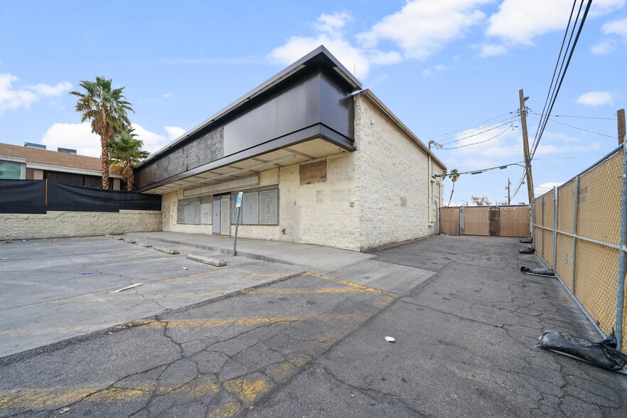 More Photos Of 200 W Boston Ave, Las Vegas Convenience Store For Sale