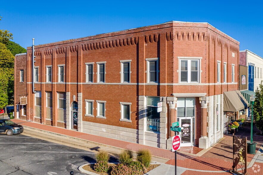 More Photos Of 105 E Alpine St, Siloam Springs Loft Creative Space For Lease