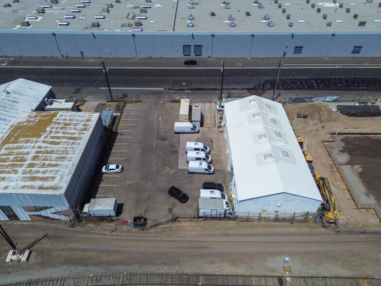 More Photos Of 811 E Jackson St, Phoenix Distribution For Sale