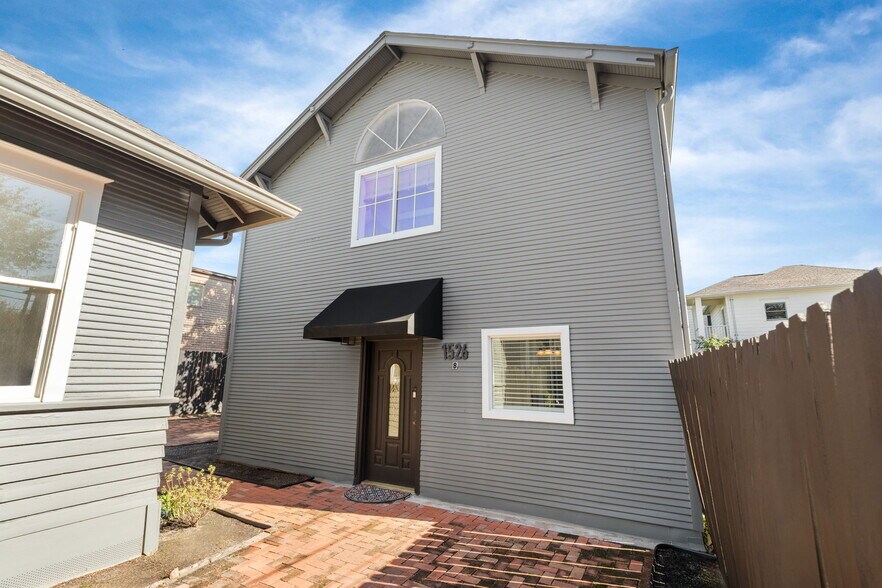 More Photos Of 1526 Heights Blvd, Houston Office For Lease
