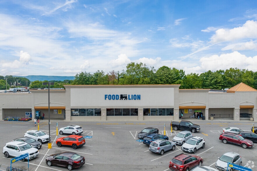More Photos Of 4913-4933 Grandin Rd SW, Roanoke Supermarket For Sale