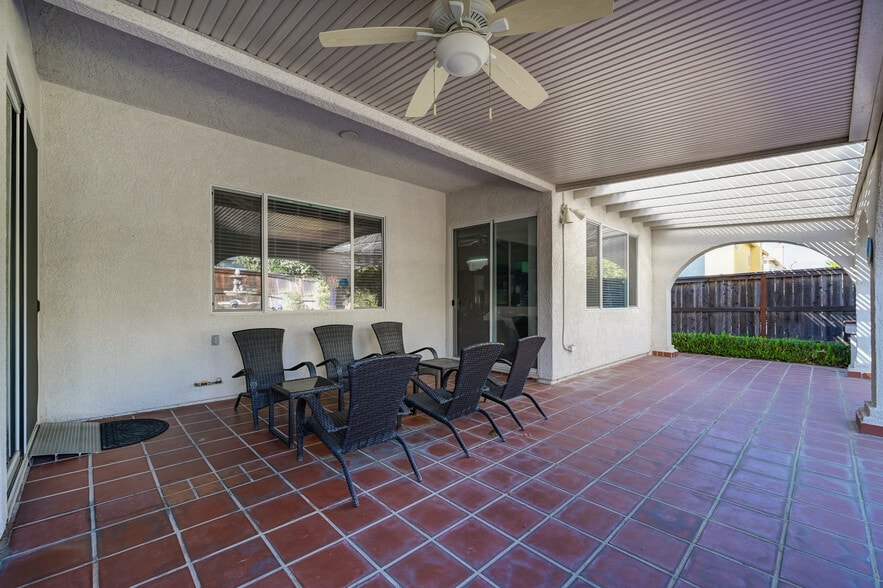 More Photos Of 9473 Heathman Way, Elk Grove Assisted Living For Sale