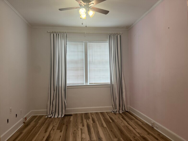 More Photos Of 140 SW Broad St, Southern Pines Office For Lease