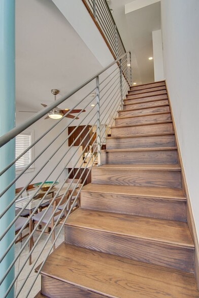 More Photos Of 487 King St, Charleston Loft Creative Space For Sale