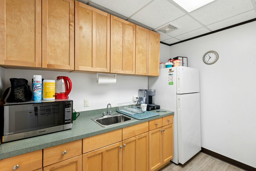More Photos Of 3200 Steck Ave, Austin Office For Sale