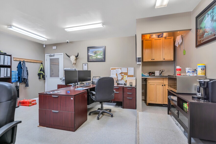 More Photos Of 13365 115th Ave, Surrey Light Manufacturing For Lease