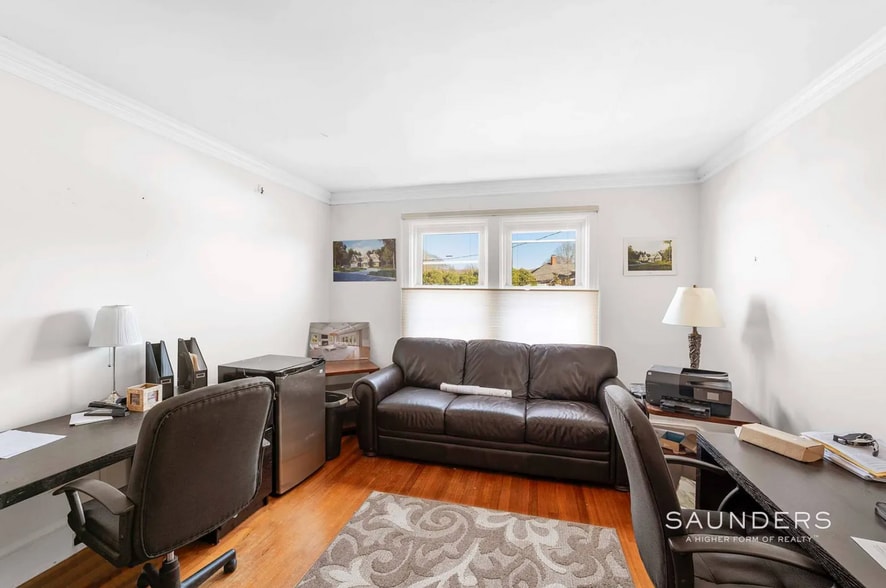 More Photos Of 70 Main St, Southampton Restaurant For Sale