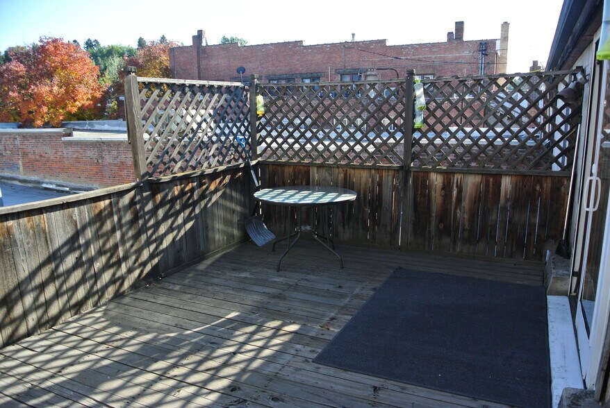 More Photos Of 127-131 N Grand Ave, Pullman General Retail For Sale