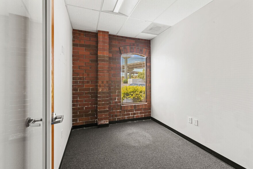 More Photos Of 434 W Bearcat Dr, Salt Lake City Office For Lease