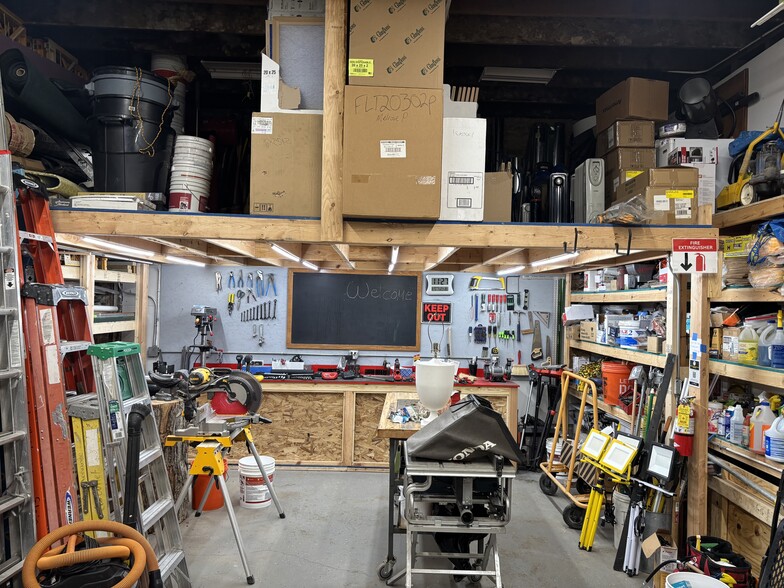 More Photos Of 3632-3652 N Cicero Ave, Chicago Showroom For Sale