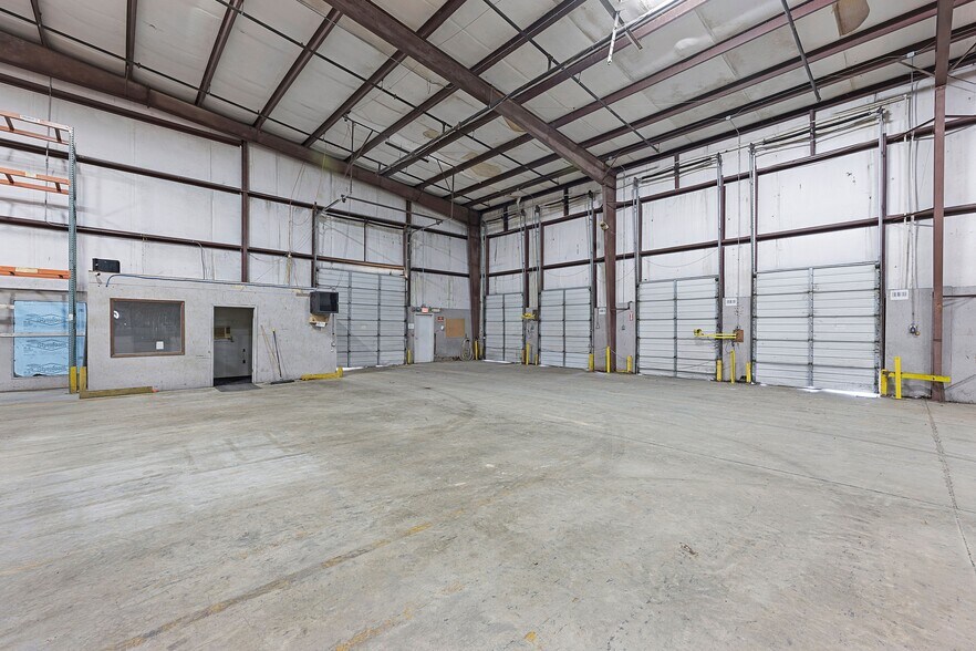 More Photos Of 454 Swanson Dr, Dresden Industrial For Lease