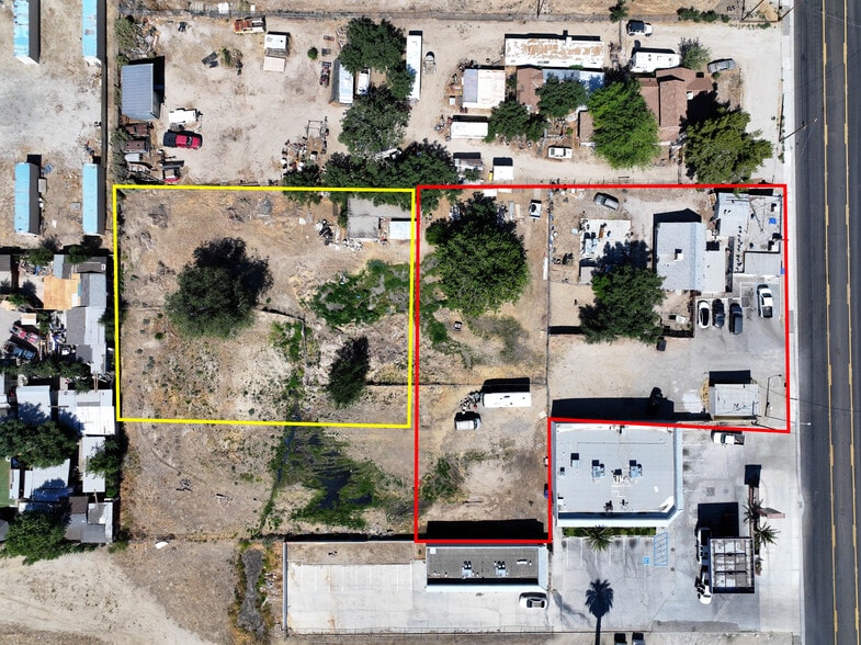 More Photos Of 8044 Pearblossom Hwy, Littlerock Storefront For Sale