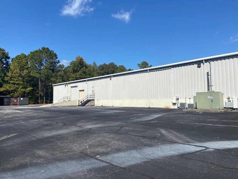 More Photos Of 509 Mineral Trace, Birmingham Light Distribution For Lease
