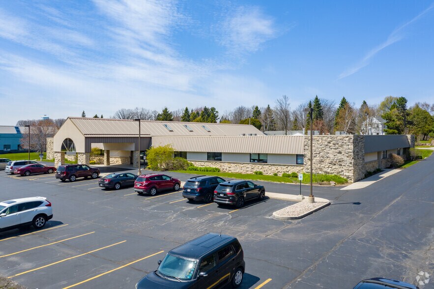 More Photos Of 1317 W Grand Ave, Port Washington Medical For Lease