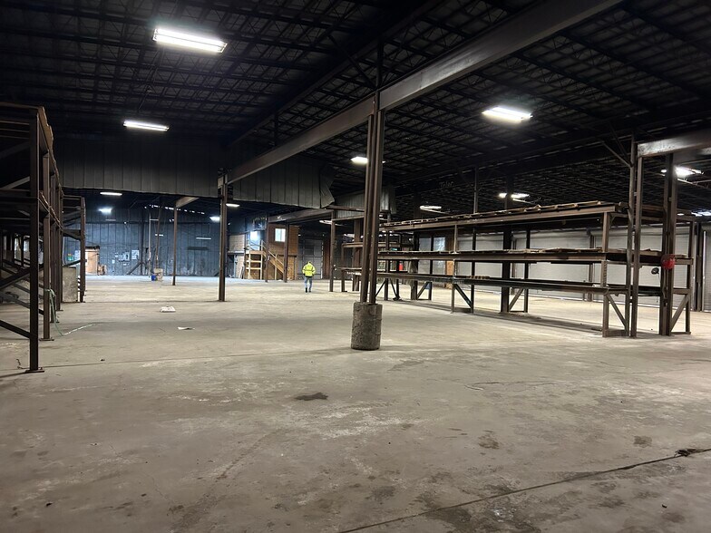 More Photos Of 3002 Arizona Ave, Norfolk Warehouse For Sale