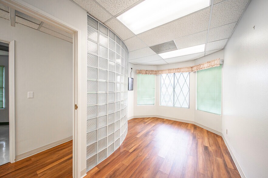 More Photos Of 315 E Route 66, Glendora Healthcare For Lease