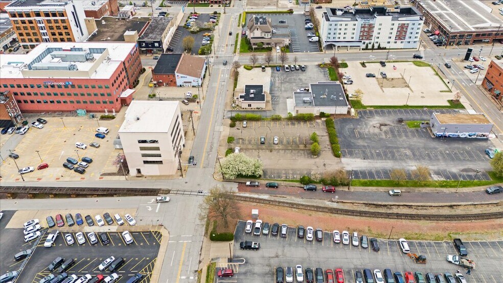 More Photos Of 601 Avery St, Parkersburg Office For Sale