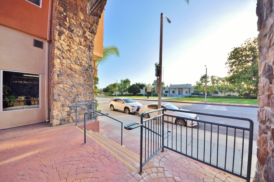 More Photos Of 308 S 1st Ave, Arcadia Apartments For Sale