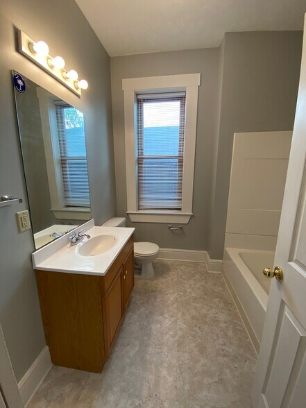 More Photos Of 444 High St, Morgantown Storefront Retail Residential For Lease