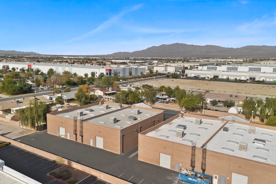More Photos Of 2781 N Lamb Blvd, Las Vegas Distribution For Lease