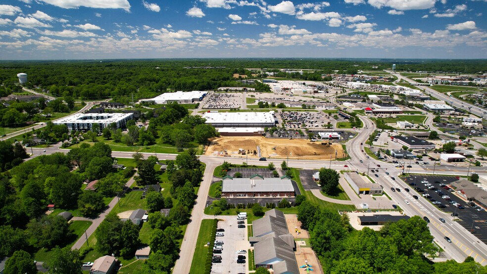 More Photos Of 960 Kennedys Lndg, Cincinnati General Retail For Lease