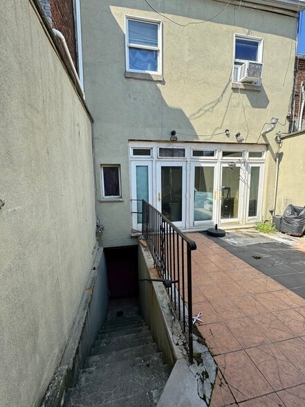 More Photos Of 13204 Jamaica Ave, Richmond Hill Storefront Retail Residential For Sale