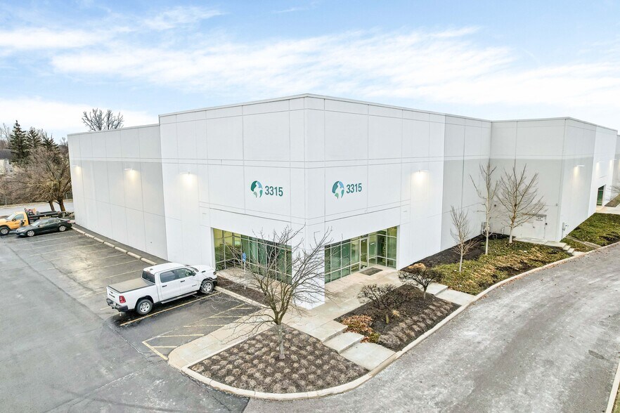 Primary Photo Of 3315-3415 Urbancrest Industrial Dr, Grove City Warehouse For Lease