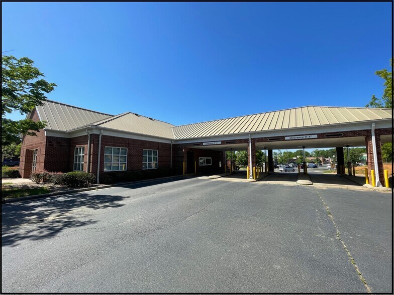 More Photos Of 15030 Idlewild Rd, Stallings Bank For Lease