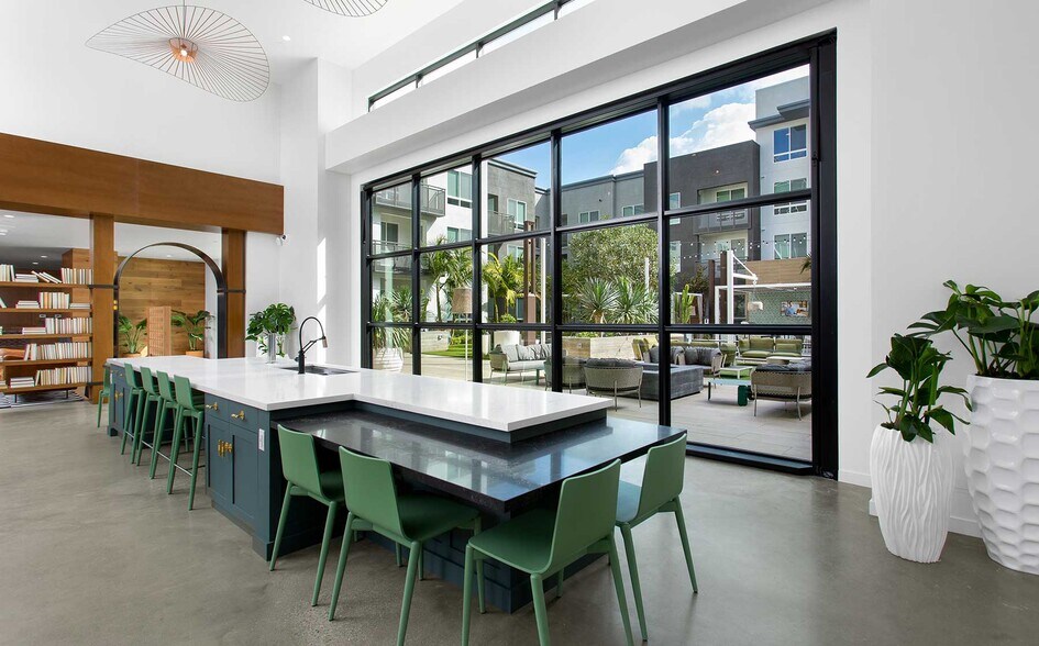 More Photos Of 185 S State College Blvd, Brea Apartments For Lease