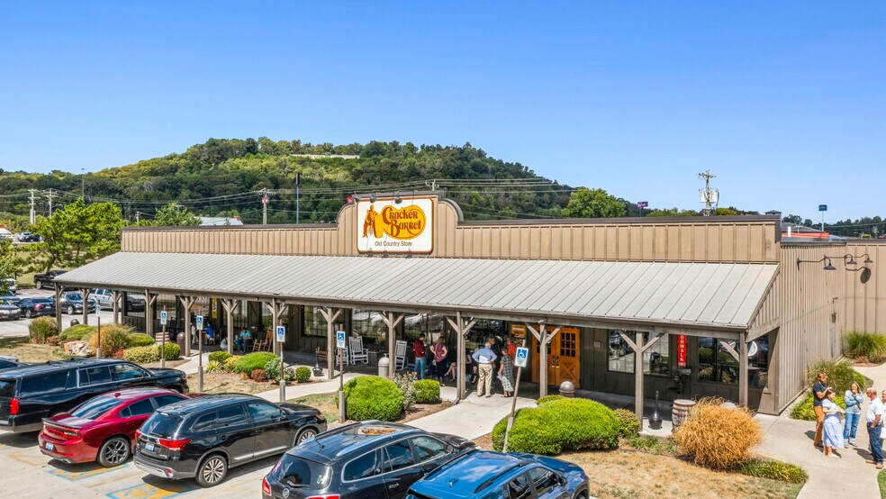 More Photos Of 800 Happy Valley St, Cave City Restaurant For Sale