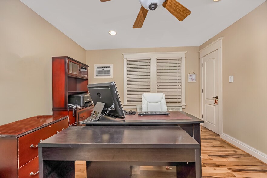 More Photos Of 645 Middle Country Rd, Middle Island Office For Sale