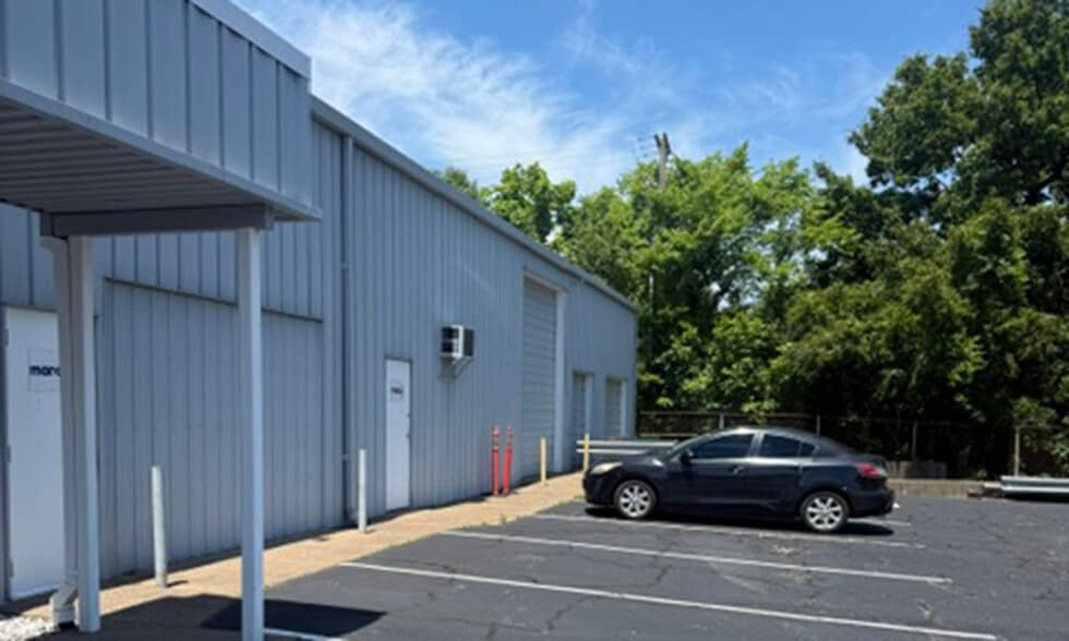 More Photos Of 1501 Allens Ln, Evansville Warehouse For Sale